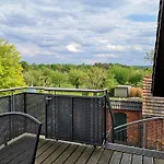 Lägenhet Im Vogelhaus Mit Dachterasse Und Grossem Garten