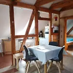Lägenhet Im Vogelhaus Mit Dachterasse Und Grossem Garten