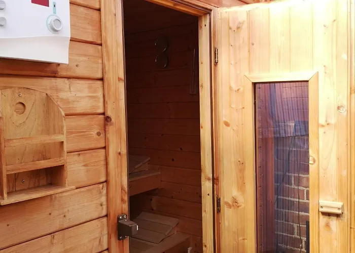 Im Vogelhaus Mit Dachterasse Und Grossem Garten Calau